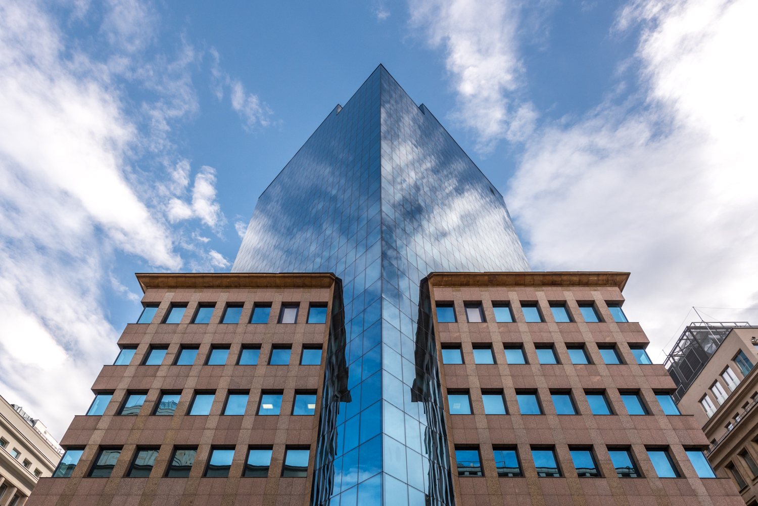 Zdjęcie architektury budynku TP SA Office Building (obecnie Moniuszki 1A)
